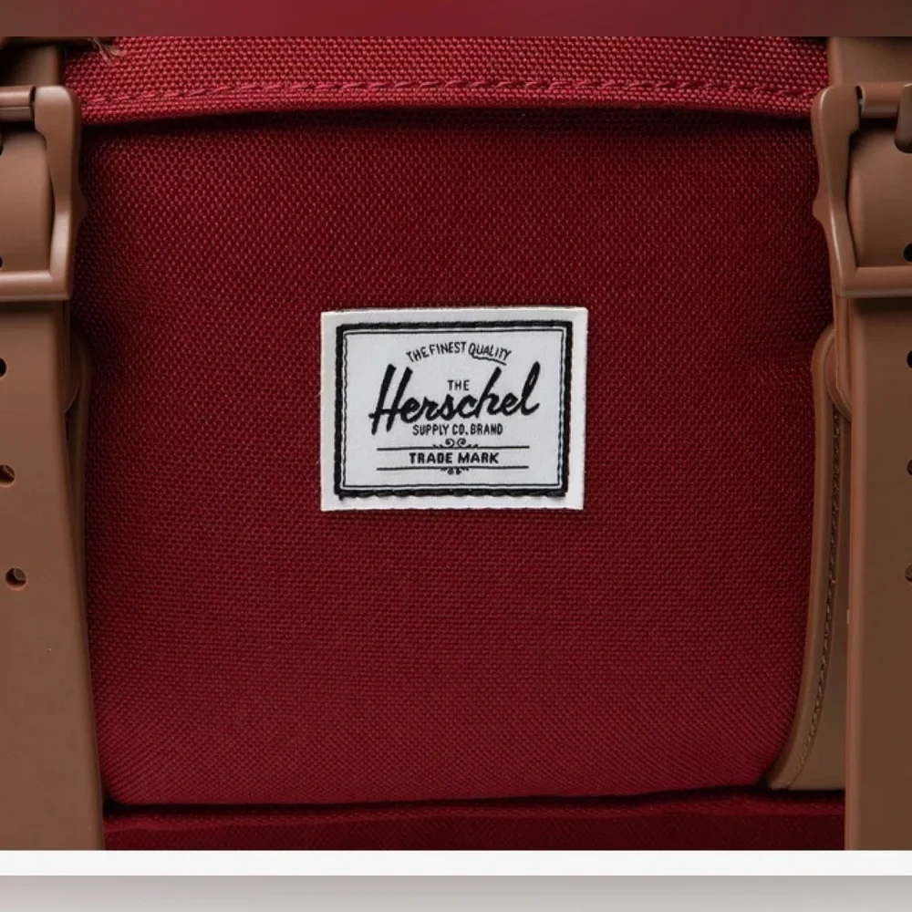 Herschel Supply Co. Retreat Rhubarb/Birch Stripe One Size